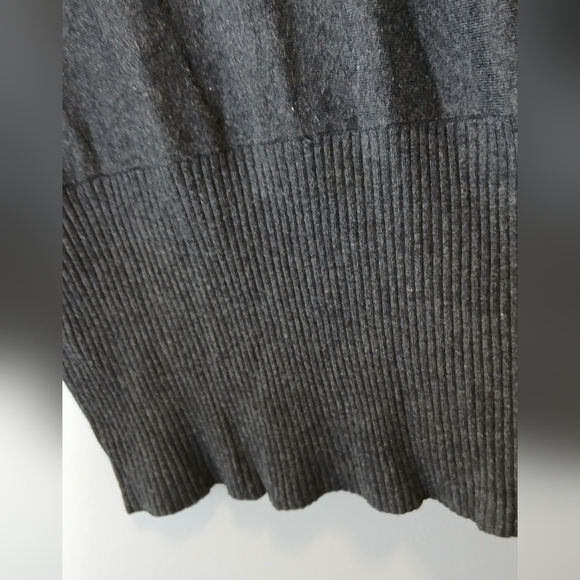 Cable & Gauge women's Large gray short sleeve peplum sleeve sweater - Picture 3 of 7